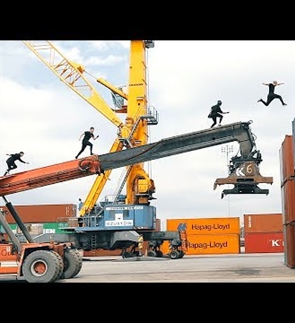 Canon Crossing Continents - Parkour and Moving Obstacles